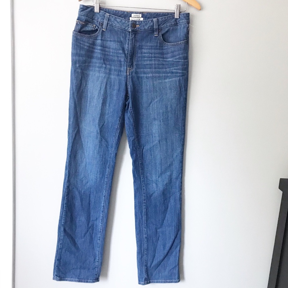 LL BEAN Favorite Fit Straight Leg Denim Blue Jeans